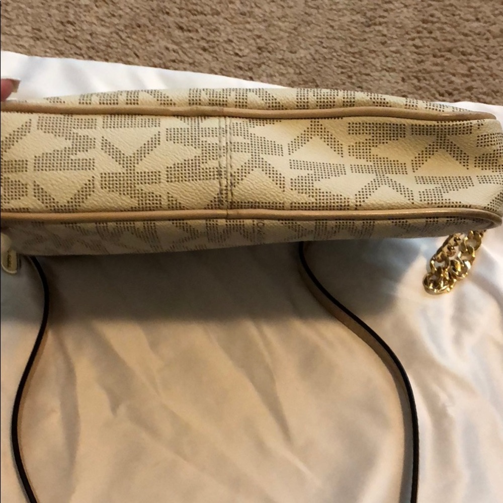 Mk crossbody - Picture 3 of 4